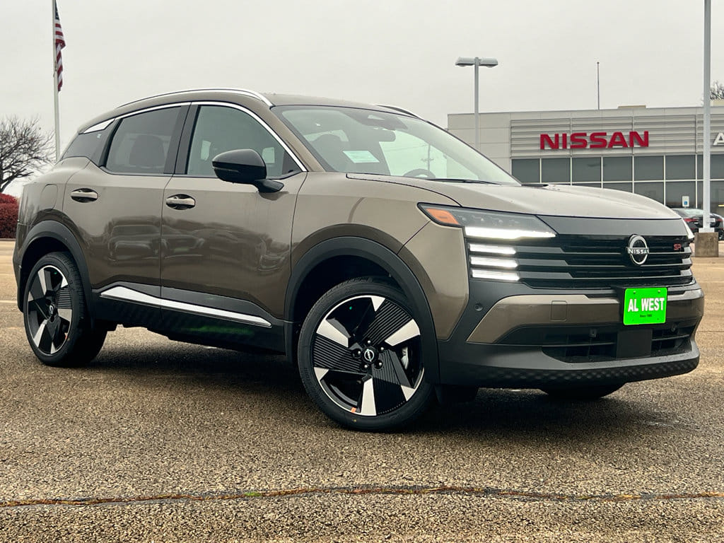 2026 Nissan KICKS SR AWD's photo