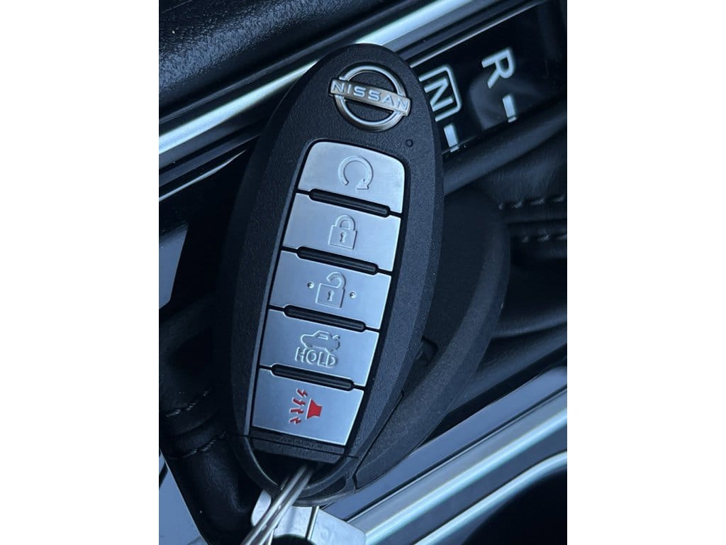 10 thumbnail image of  2025 Nissan Altima SV