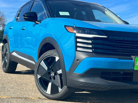 2026 Nissan Kicks SR