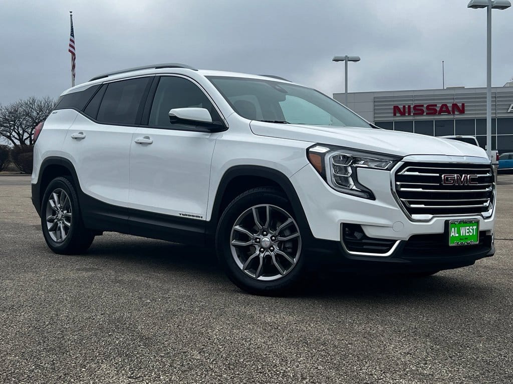 2024 GMC Terrain SLT's photo