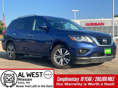 1 image of 2017 Nissan Pathfinder SL