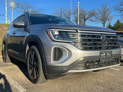 1 image of 2025 Volkswagen Atlas 2.0T SE w/Technology