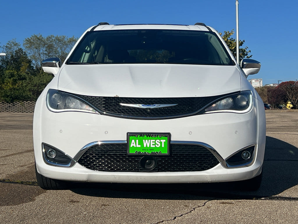 Used 2018 Chrysler Pacifica Limited with VIN 2C4RC1GG9JR246978 for sale in Rolla, MO