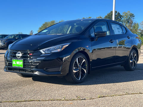 2025 Nissan Versa SR
