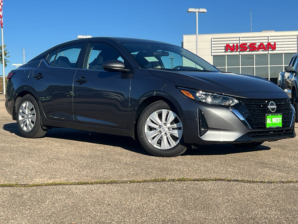 2025 Nissan Sentra S's photo