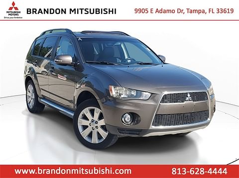 1 image of 2011 Mitsubishi Outlander SE