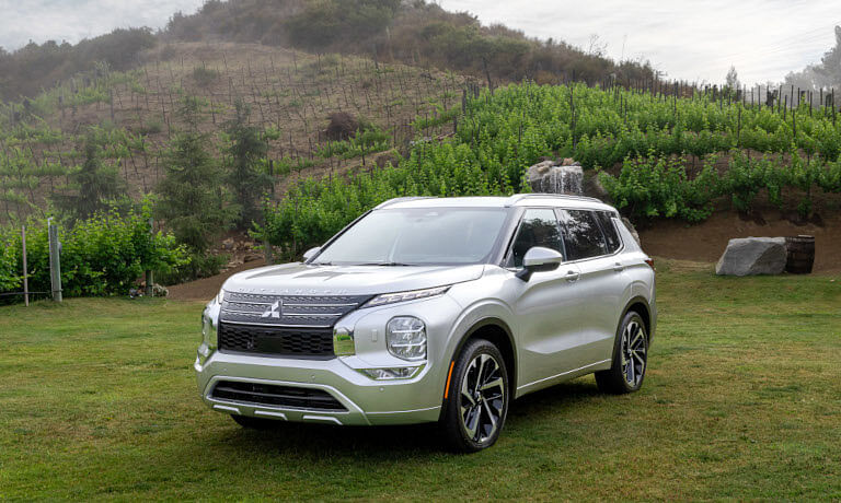 2024 Mitsubishi Outlander Exterio At Vineyard