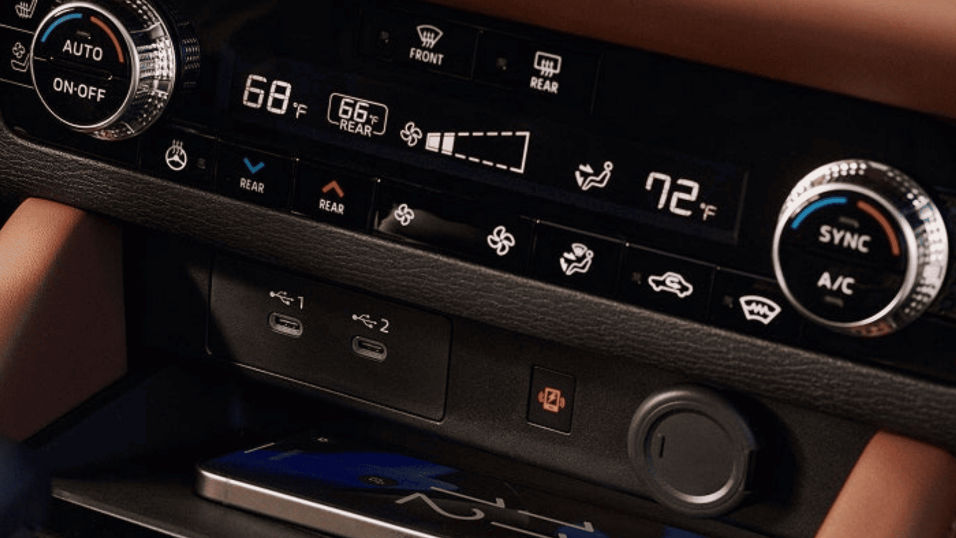 Climate control system and USB charging ports of 2025 Mitsubishi Outlander near Brandon, FL