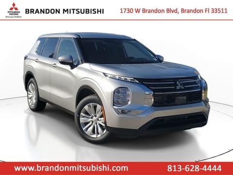 1 image of 2026 Mitsubishi Outlander ES