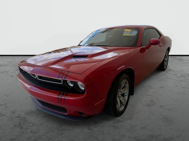 2016 Dodge Challenger SXT's photo