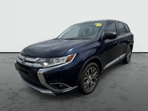 1 image of 2017 Mitsubishi Outlander ES