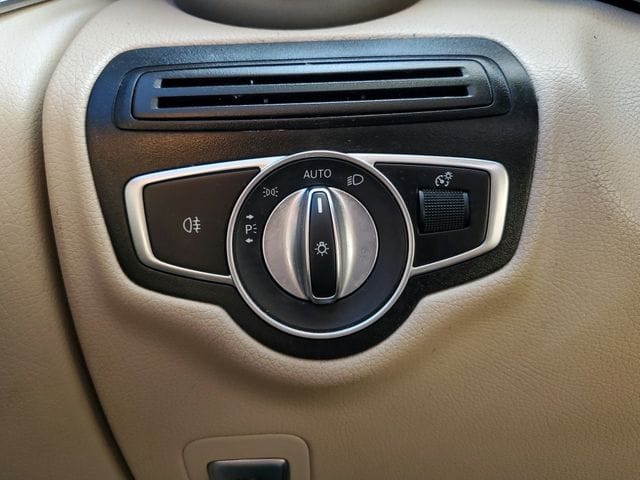 2019 Mercedes-Benz GLC GLC300 - Photo 29