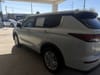 13 thumbnail image of  2022 Mitsubishi Outlander ES