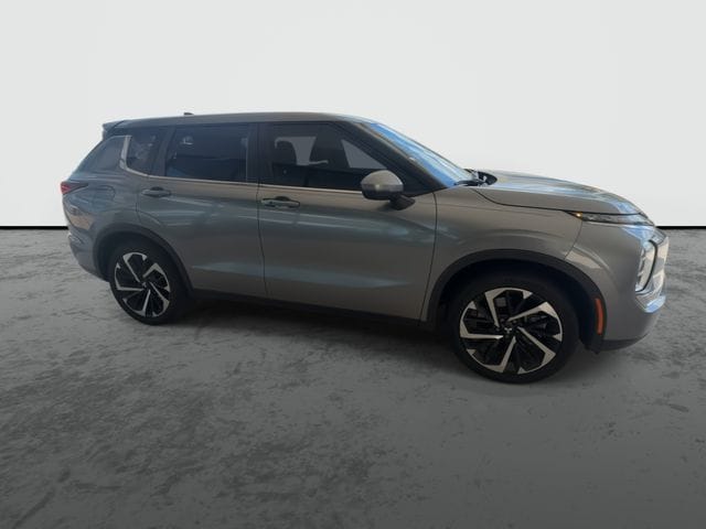 Used 2022 Mitsubishi Outlander SE with VIN JA4J3UA86NZ091781 for sale in Brandon, FL