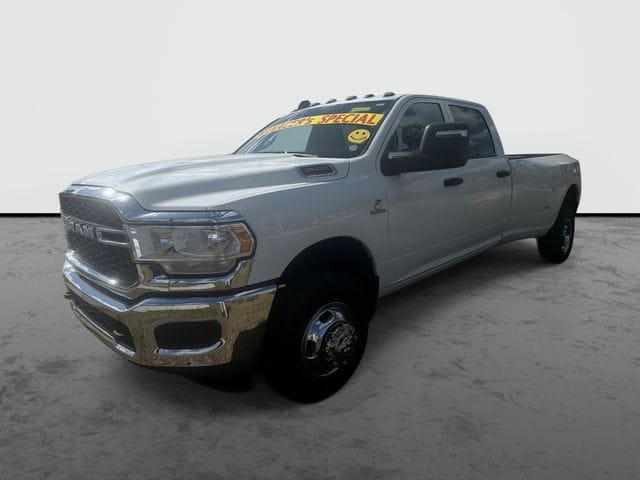 2024 RAM 3500 Tradesman 4X4 Crew Cab LWB's photo