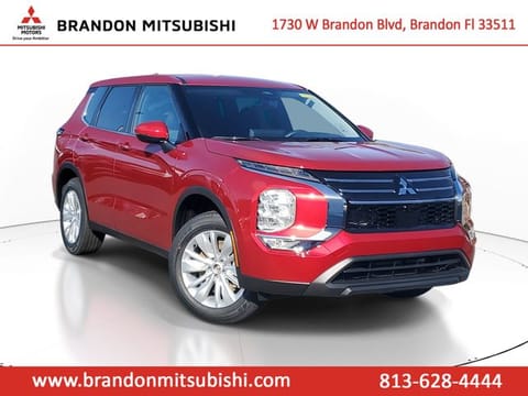 1 image of 2026 Mitsubishi Outlander ES