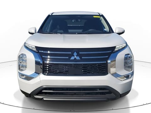 2026 Mitsubishi Outlander ES