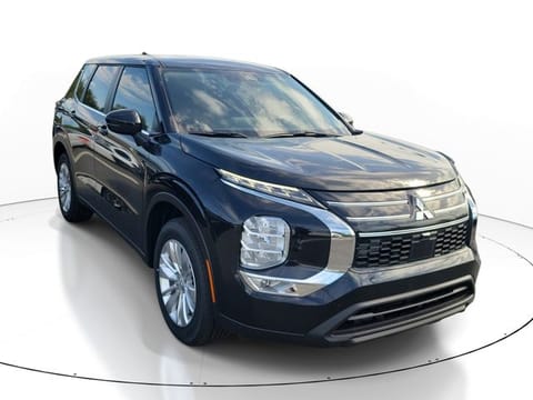 2026 Mitsubishi Outlander ES