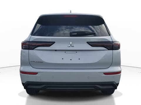 2026 Mitsubishi Outlander ES