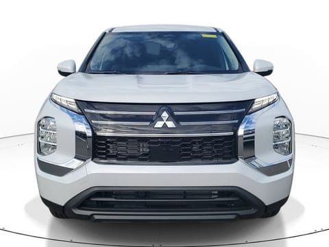 2026 Mitsubishi Outlander ES