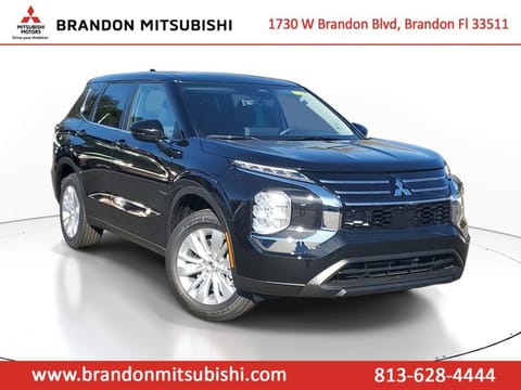 1 image of 2026 Mitsubishi Outlander ES