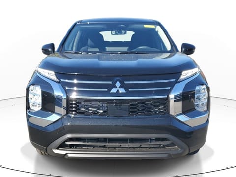 2026 Mitsubishi Outlander ES