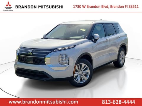 1 image of 2026 Mitsubishi Outlander ES