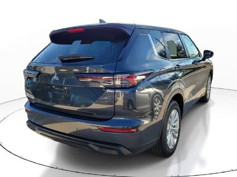 2026 Mitsubishi Outlander ES