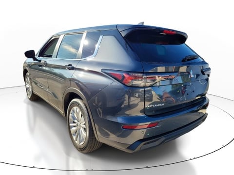 2026 Mitsubishi Outlander ES