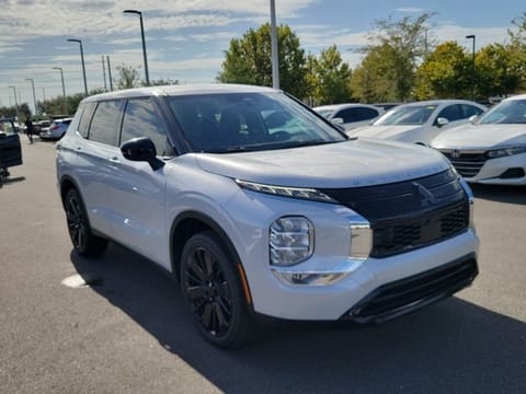 2026 Mitsubishi Outlander LE