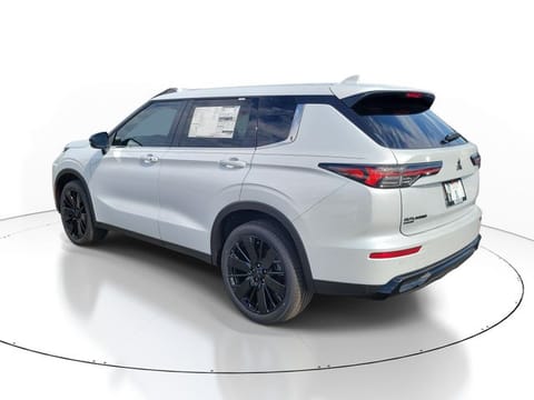 2026 Mitsubishi Outlander LE