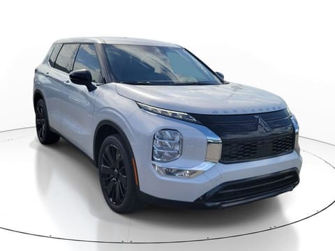2026 Mitsubishi Outlander LE