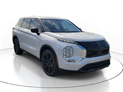 2026 Mitsubishi Outlander LE