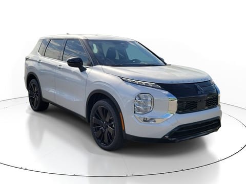 2026 Mitsubishi Outlander LE