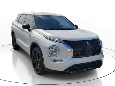 2026 Mitsubishi Outlander LE