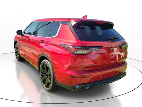 2026 Mitsubishi Outlander LE