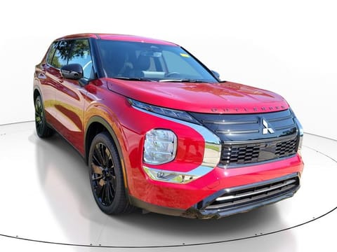 2026 Mitsubishi Outlander LE