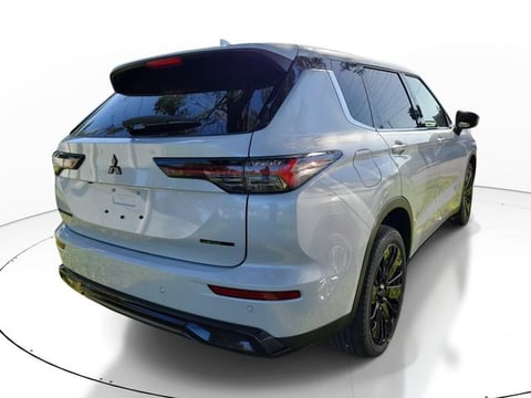 2026 Mitsubishi Outlander LE