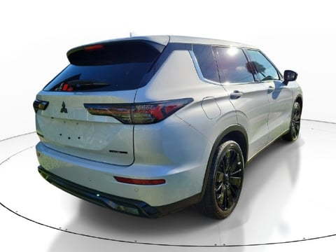2026 Mitsubishi Outlander LE