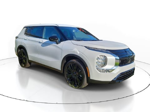2026 Mitsubishi Outlander LE
