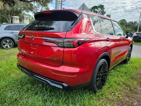 2026 Mitsubishi Outlander LE