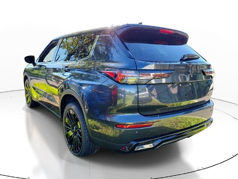 2026 Mitsubishi Outlander LE