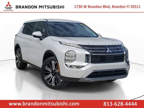 1 image of 2026 Mitsubishi Outlander SE