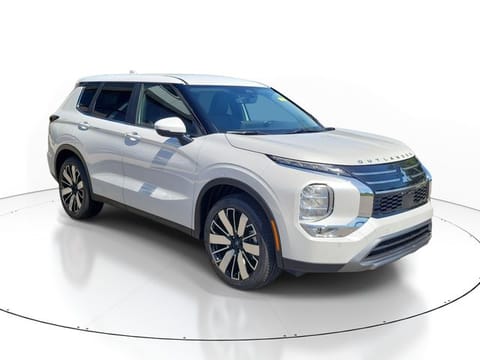 2026 Mitsubishi Outlander SE