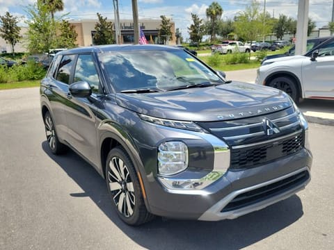 2026 Mitsubishi Outlander SE
