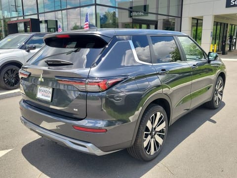 2026 Mitsubishi Outlander SE