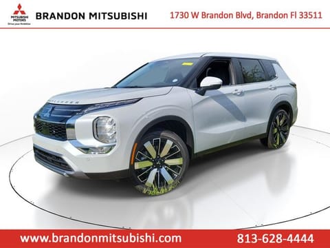 1 image of 2026 Mitsubishi Outlander SE