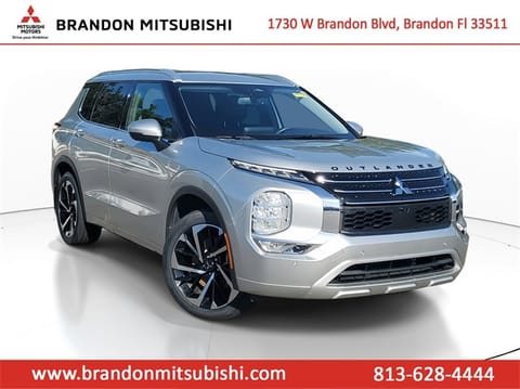 1 image of 2023 Mitsubishi Outlander SEL