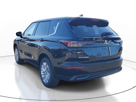 2026 Mitsubishi Outlander ES