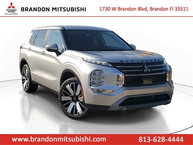 2025 Mitsubishi Outlander SE's photo